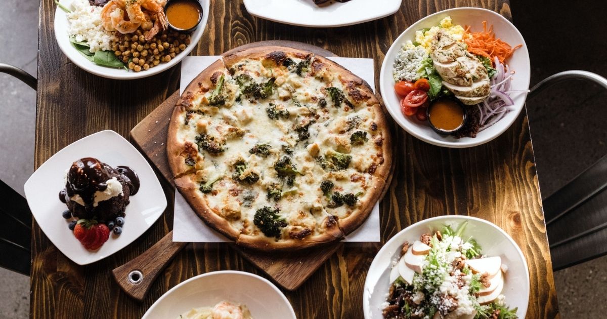 Food served at Kitchen747